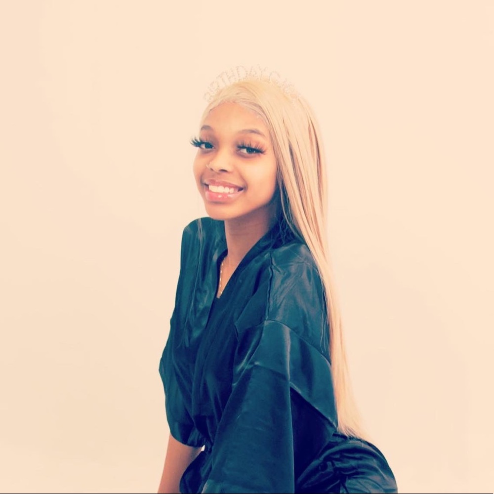 Meet your Posher, Raya